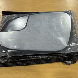 Driver left side heated mirror glass compatible with toyota RAV 4 2016-2018. Brand New, replaced 87961-42D20, 879610R220, 87961-42D20 ( left side)