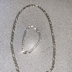Silver Necklace And Bracelet 200