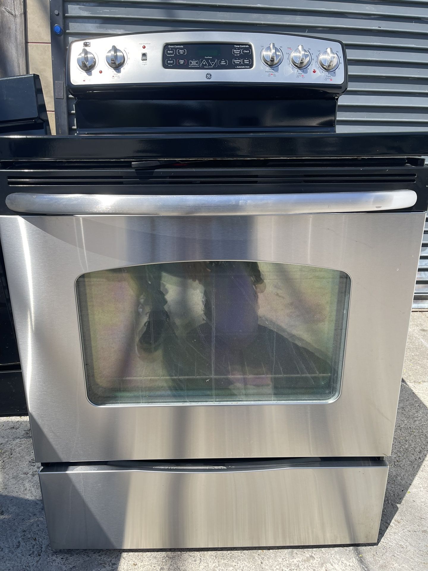 30” Width Stainless Steel GE GlassTop Electric Stove FOR SALE!!! for Sale in Cranston, RI OfferUp