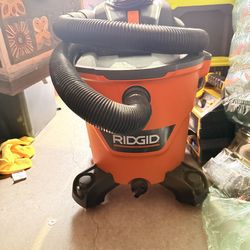 RIDGID portable wet/dry shop vacuum