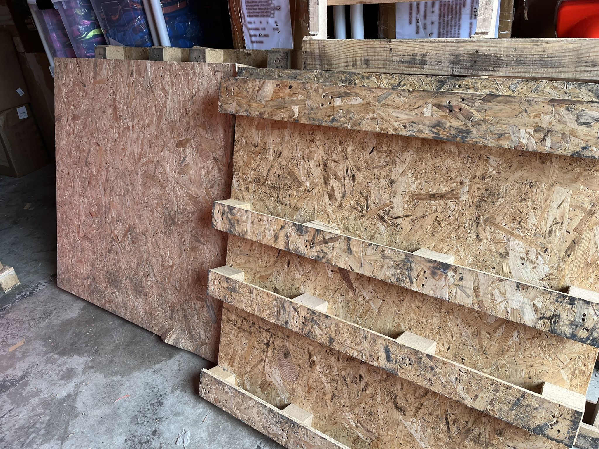 Free! wooden pallets - Assorted - 48x40” - First Come First Serve