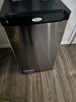 Mini fridge
