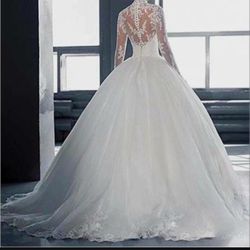 Elegant Wedding Dress Size 2