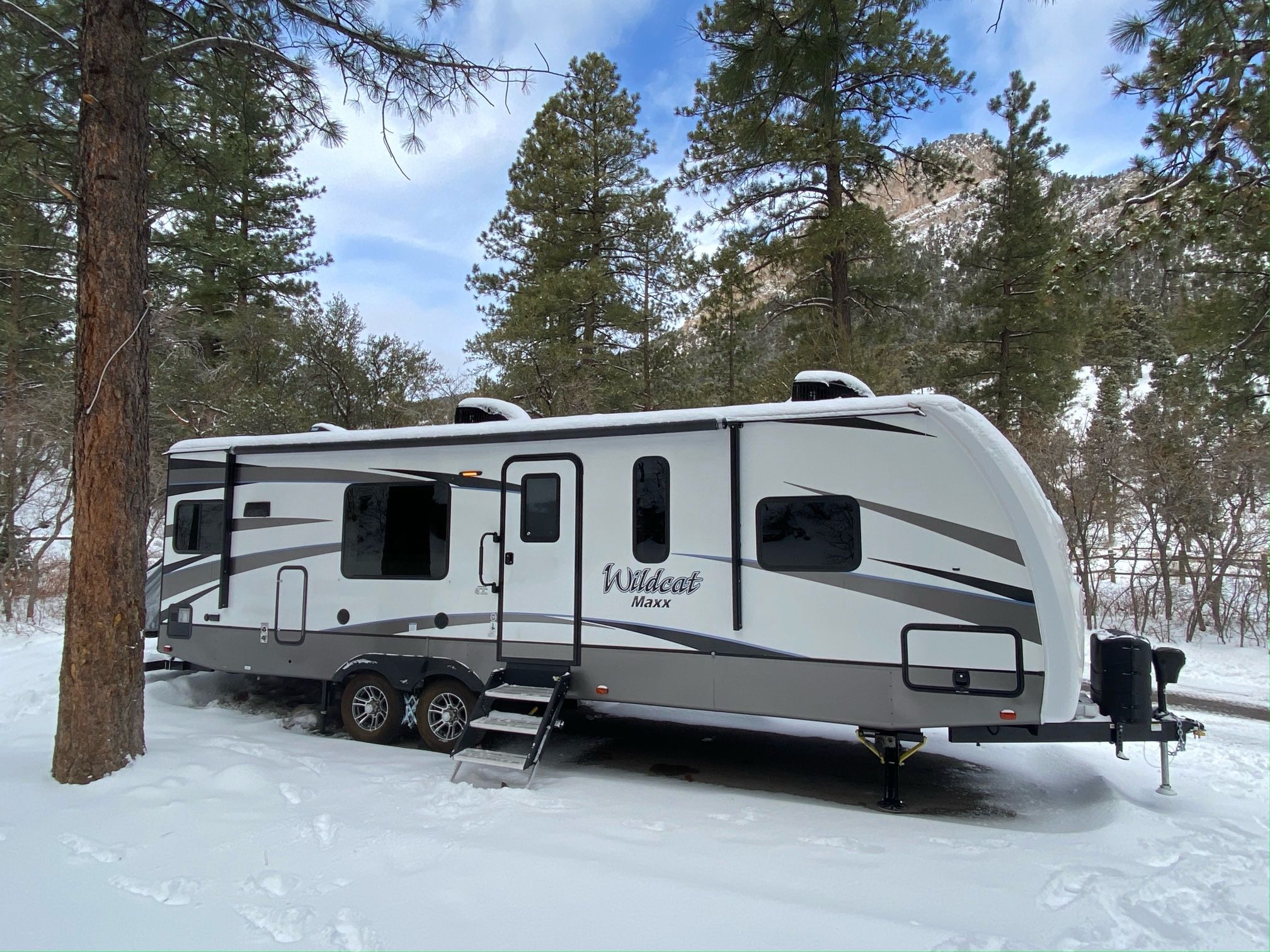 Maxx Forest Rythmic 2018 Forest River Wildcat Maxx for Sale in Las Vegas, NV - OfferUp