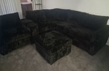 6pcs Sectional Sofa w/cupholders & charging station
