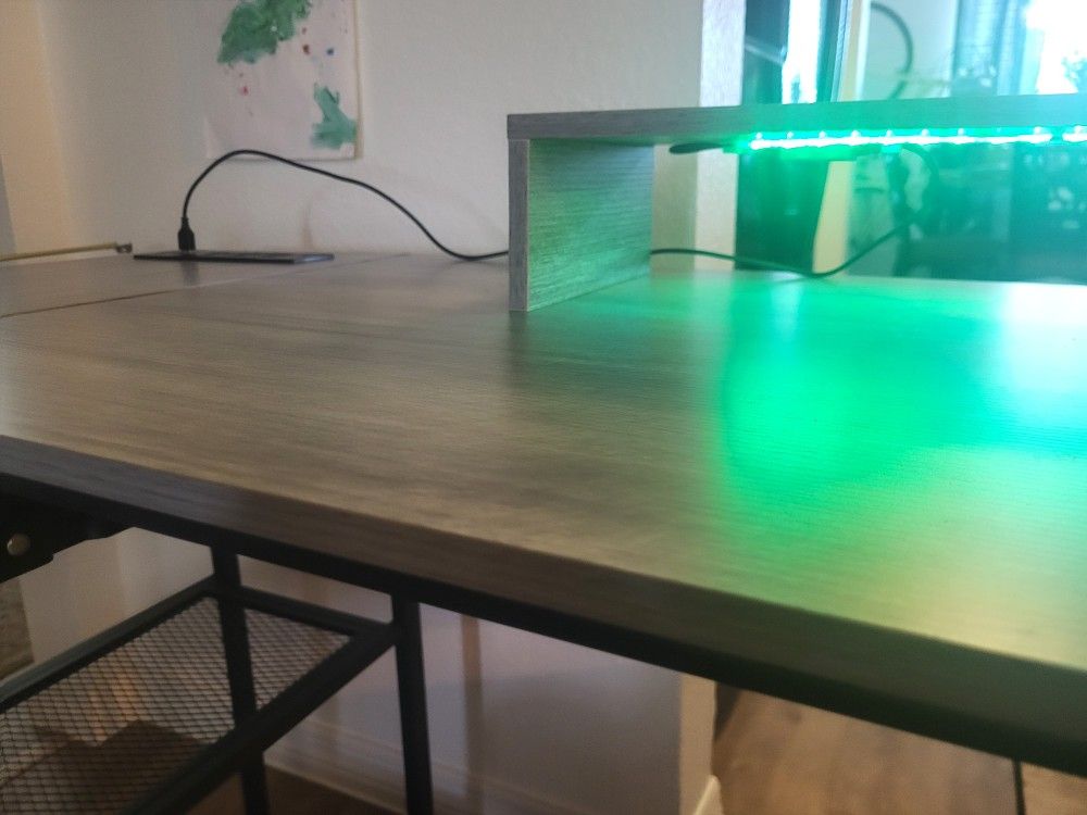 L SHAPED SIT OR STAND DESK LIKE NEW