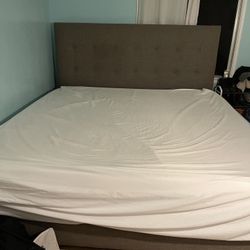 Bed frame/mattress