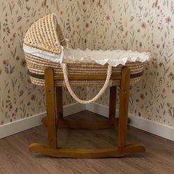 Moses Basket With Rocking Base