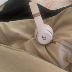 beats comes with case also