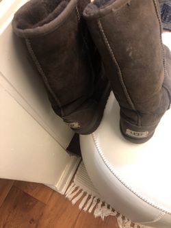Ugg women’s boots ( tall ones size 4 authentic)