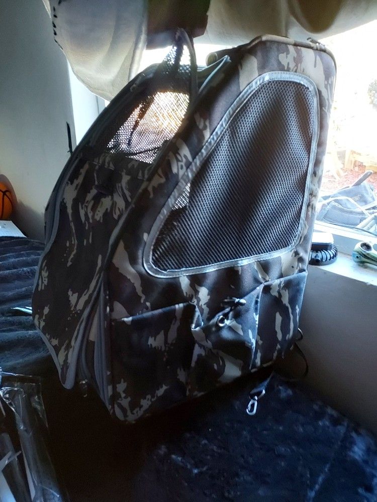 Petique Pet Carrier Backpack