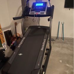 NordicTrack Commerical X7i incline treadmill