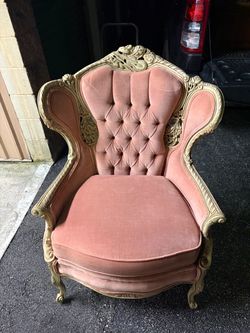 Hickory Victorian-style pink velvet wingback