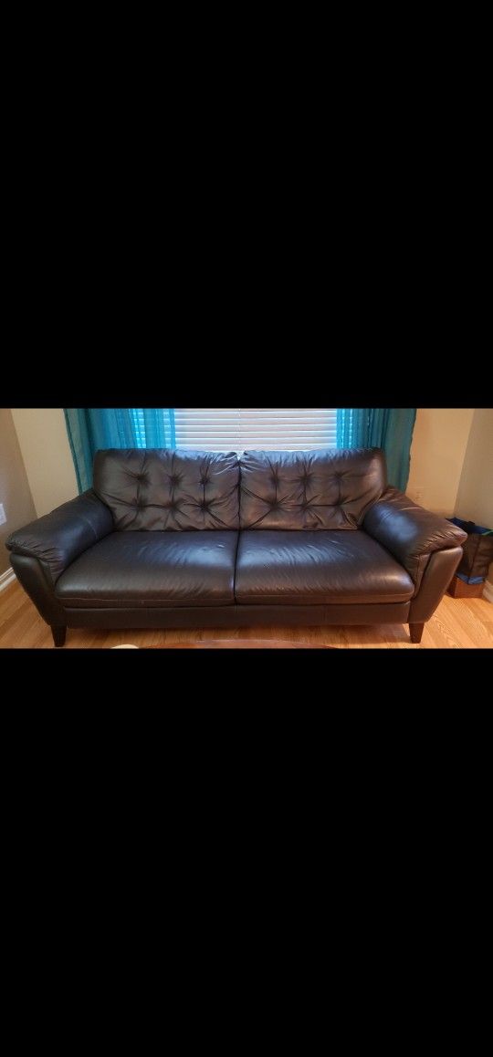 Sofa and Chair 550 OBO