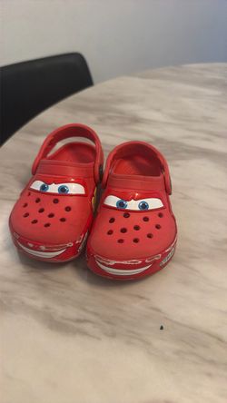 Toddler crocs