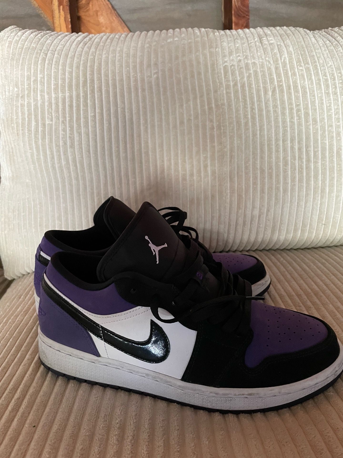 jordan 1 court purple Low size 9