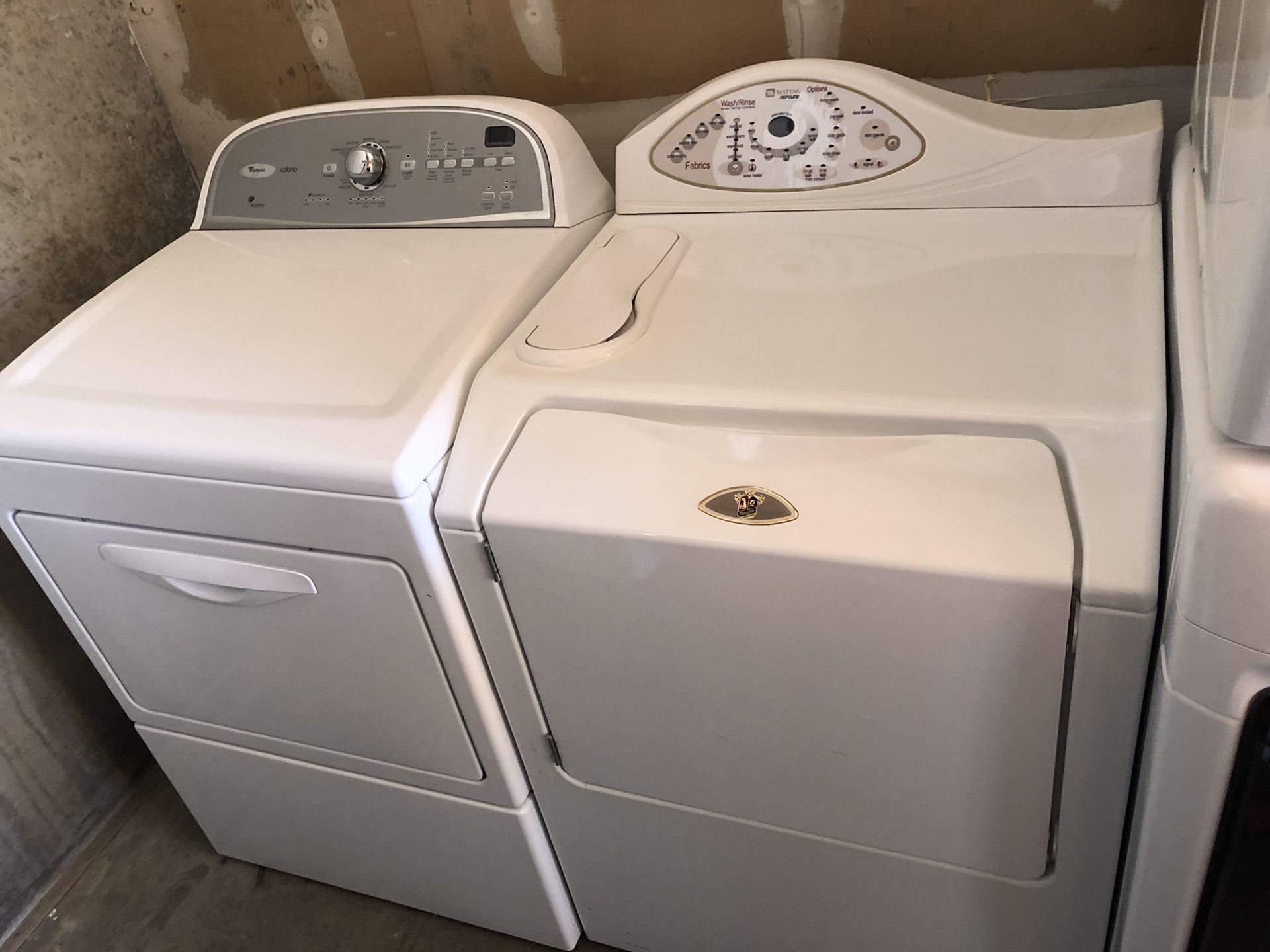MAYTAG Washer and Whirlpool cabrio dryer Pair on good conditions