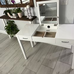 Make Up Vanity