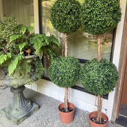 Faux Artificial boxwood topiary Balls Large Set Of 2