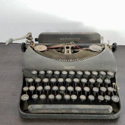 Remington Rand Envoy Typewriter Made in USA 