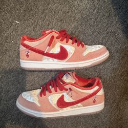 Nike SB Dunk Low Strangelove