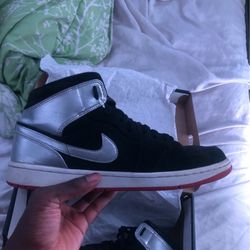  JORDAN 1 MID 'JOHNNY KILROY'