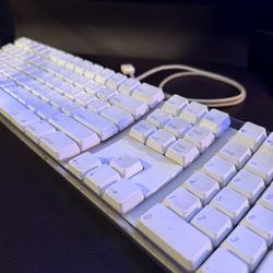 For Sale: Vintage Apple Wired Keyboard (Model A1048) – Original Owner, Excellent Condition!