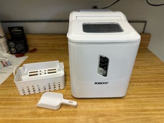 Igloo table top icemaker