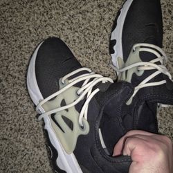 Nike tennis shoes