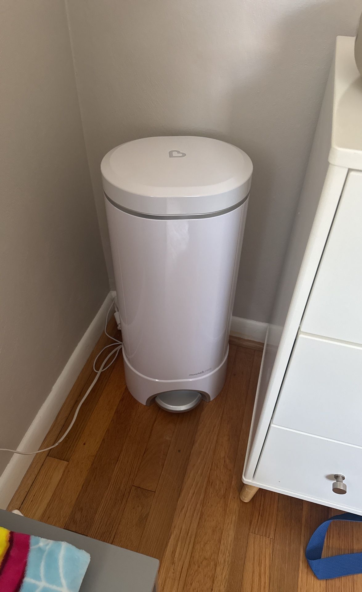 Munchkin UV Diaper Genie