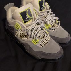 Jordan 4 SE Neon 95