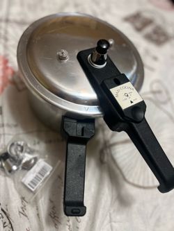 Vintage Pressure Cooker /canister 6 Quart Maxi-Cocina