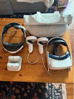 Meta Quest 2 VR Headset Bundle with BOBOVR Accessories
