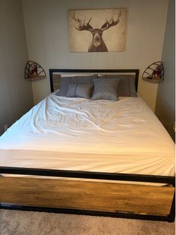 Queen size bed with mattress