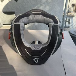 Leatt Offroad neck brace fore younger or smaller people
