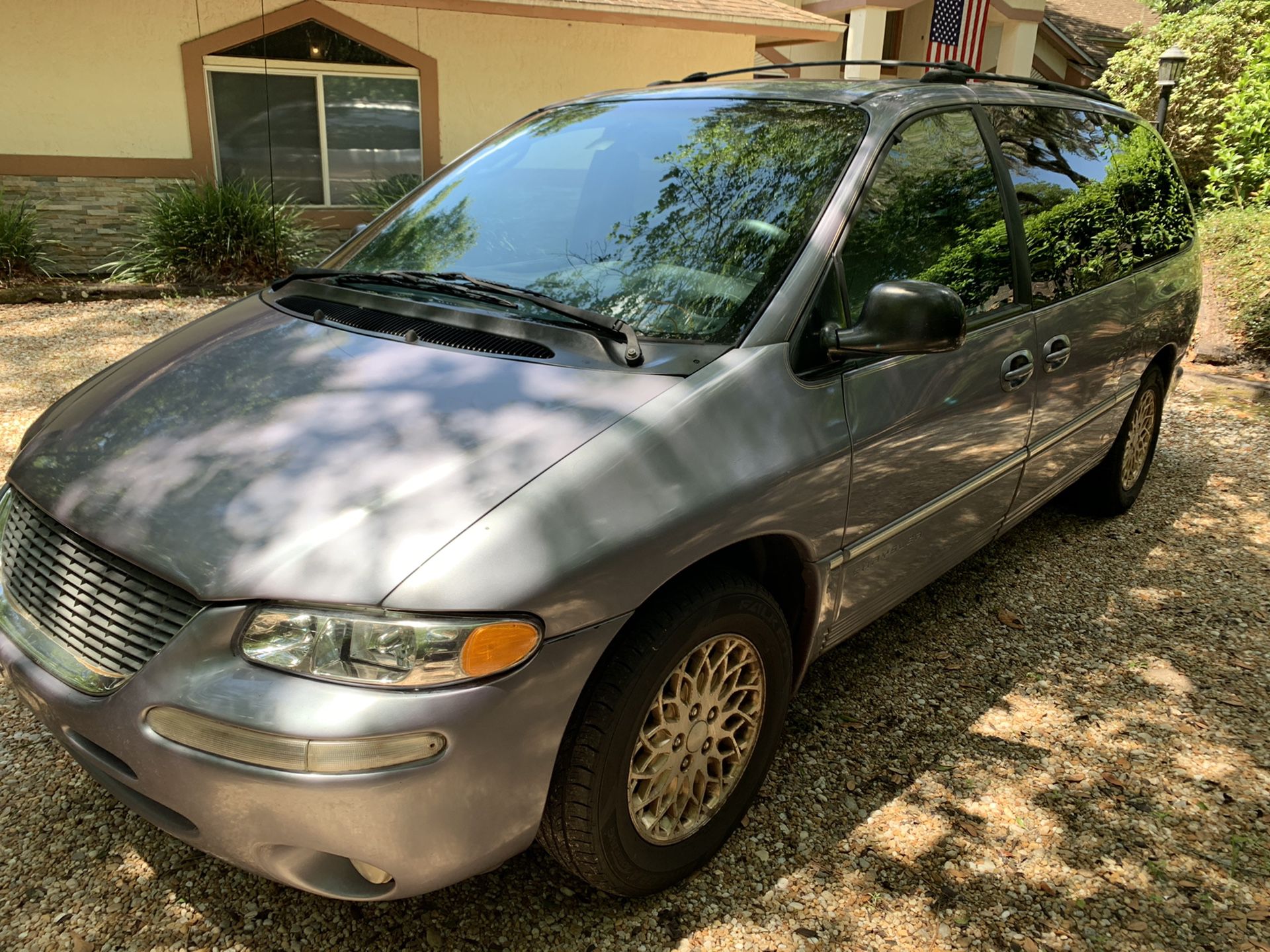 1998 Chrysler Town & Country