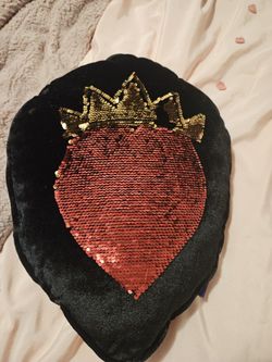 Descendants Evie Pillow
