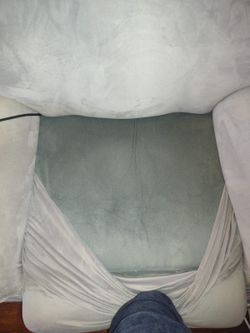 Sillon Reclinable Y Masajeador.$200...levanta En Moreno Valley (contact info removed)