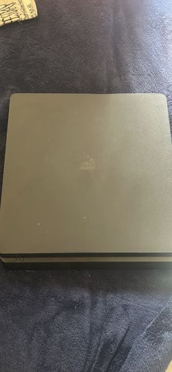 PlayStation 4 (PS4)
