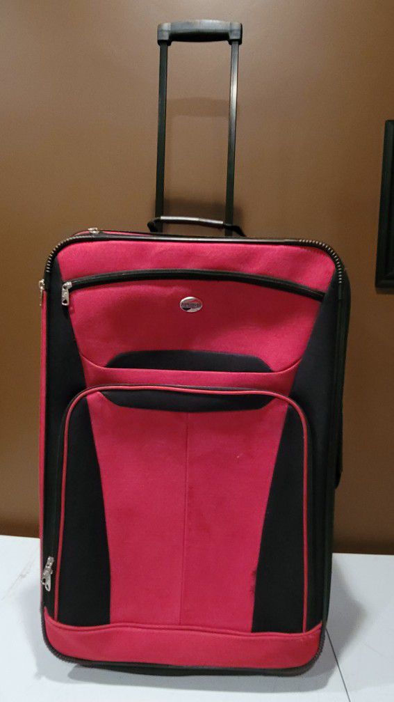 American Tourister One Piece Luggage 28"