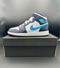 Air Jordan 1 Mid Youth Size 4 Obsidian/Dark Powder Blue-White