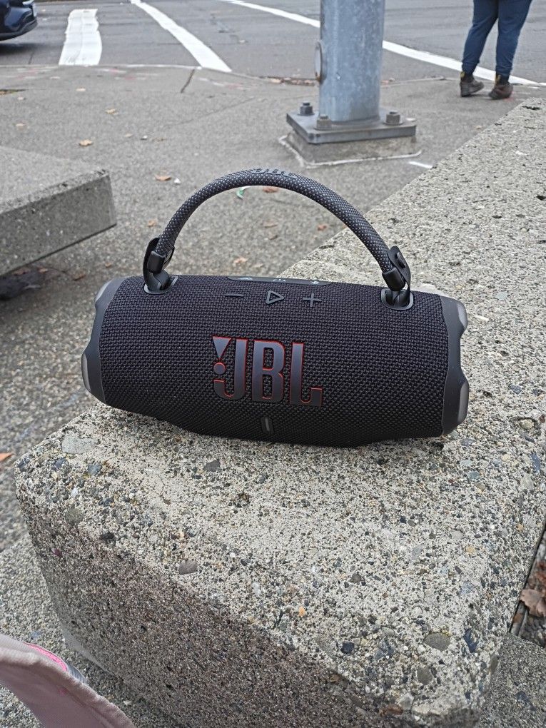 JBL Bluetooth Speaker Charge 6