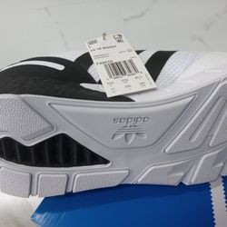 Running Shoes 