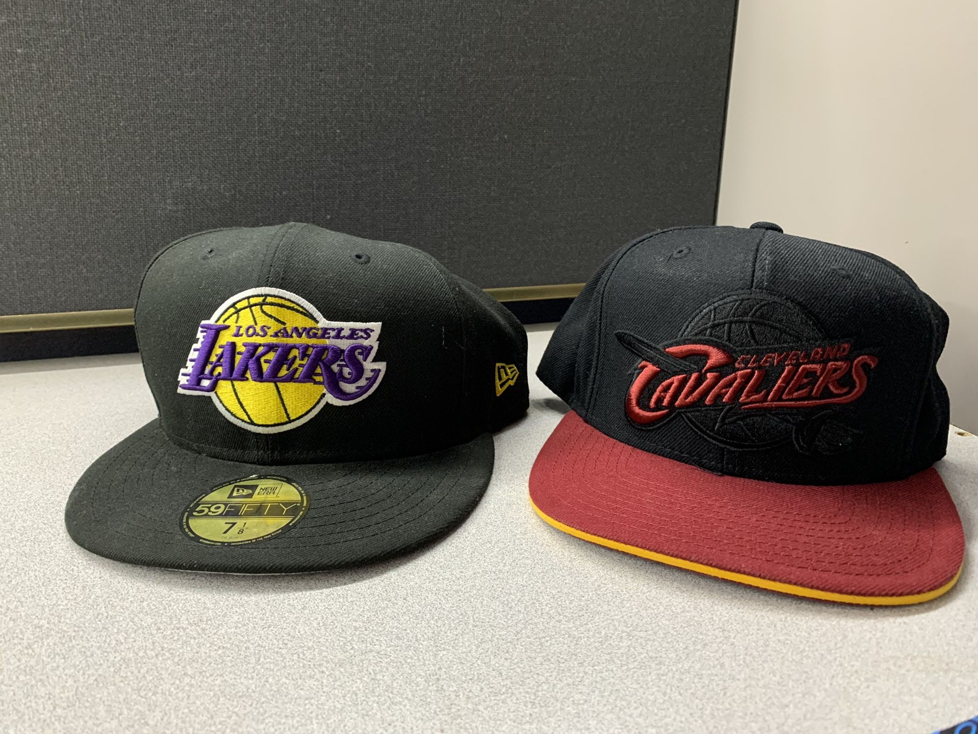 59FIFTY NEW ERA Los Angeles Lakers Hat & Mitchell&Ness NBA Cleveland Cavaliers Black And Red SnapBack Hat