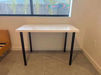 IKEA LINNMON/ADILS Table – White & Black, 39x24"