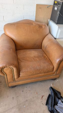 Oversized leather Chair with ottoman