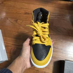 Jordan 1 Retro High OG (PS) Size 2y