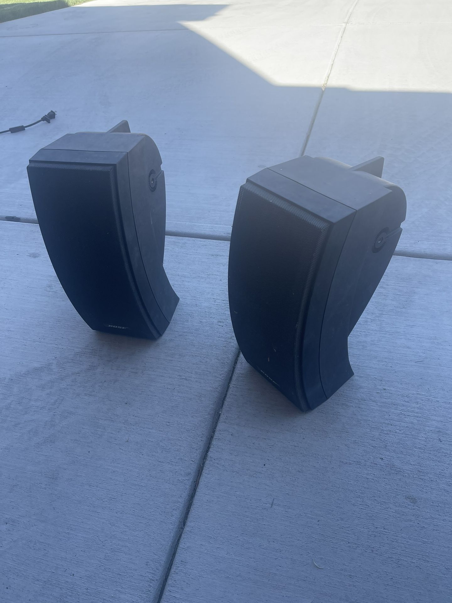 Bose Outdoor Speakers (pair) No brackets