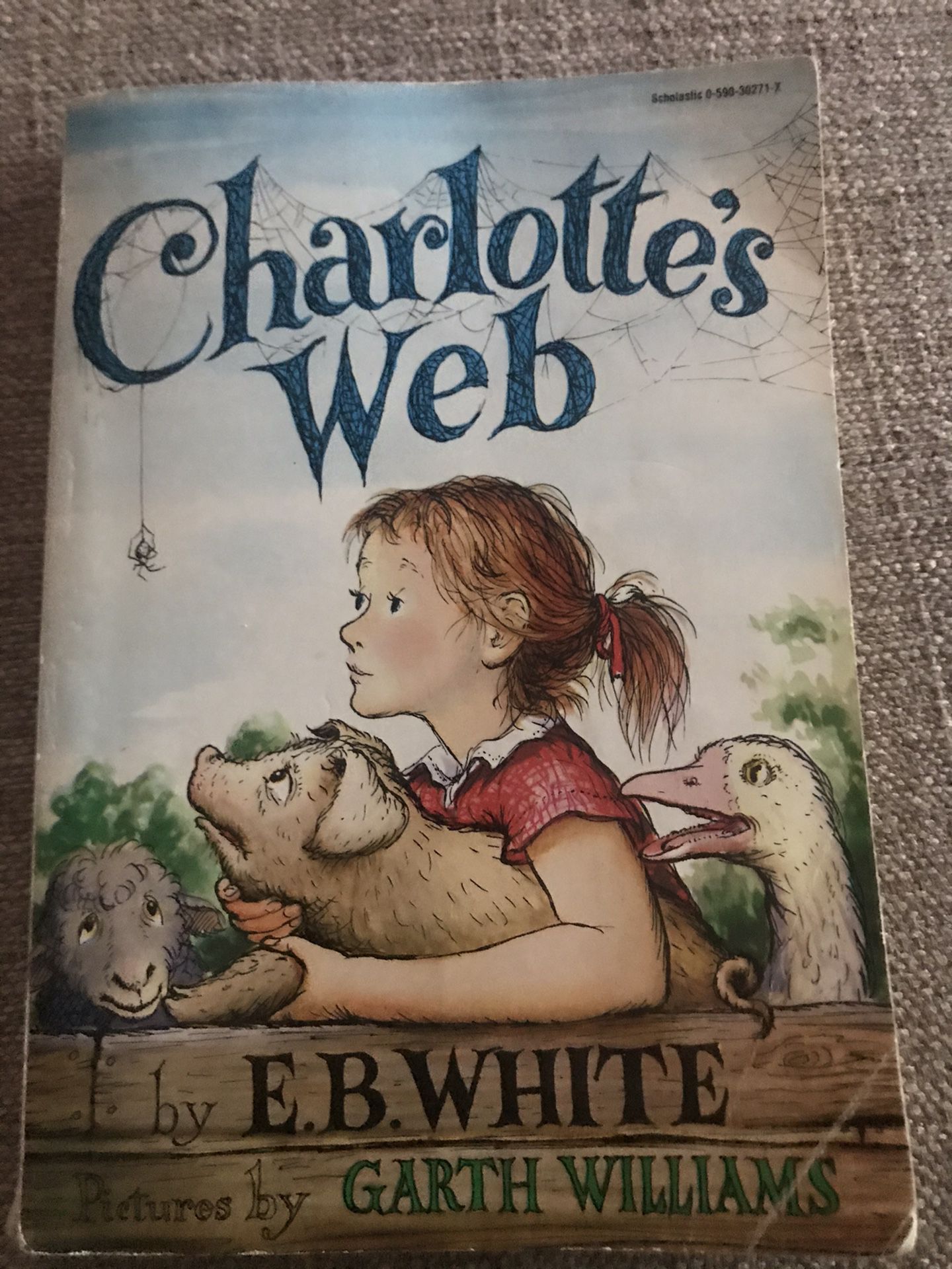 Charlotte’s Web by EB White - paperback book