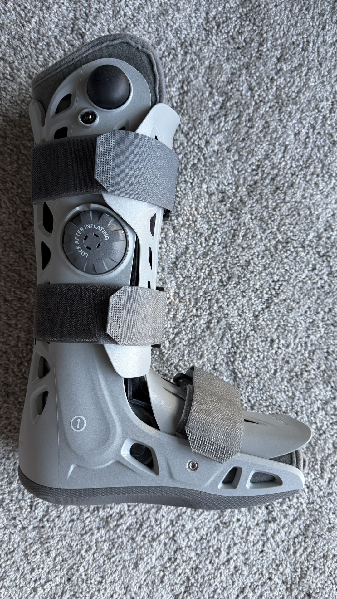 Aircast AirSelect Elite Walker Boot (Size Small) – Used, cleaned and in Excellent Comdition 